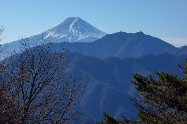 12月年末の滝子山  日帰り登山  山頂から富士山の大展望